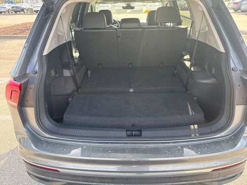 Used 2024 Volkswagen Tiguan SE FWD image 29