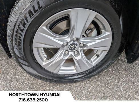 Used 2024 Toyota RAV4 XLE image 41