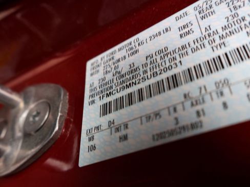 Certified 2025 Ford Escape ST-Line image 40