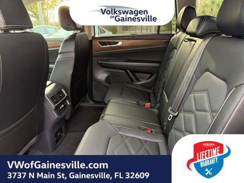 Certified 2025 Volkswagen Atlas SE image 13