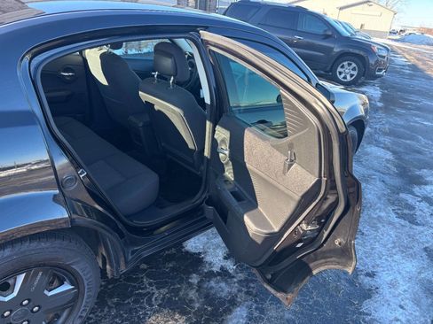 Used 2010 Dodge Avenger SXT image 13