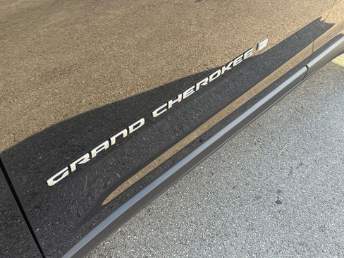 Certified 2025 Jeep Grand Cherokee Limited image 31