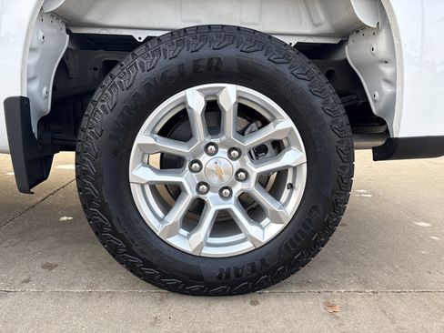New 2025 Chevrolet Silverado 1500 LT w/ Z71 Off-Road Package AWD/4WD image 9