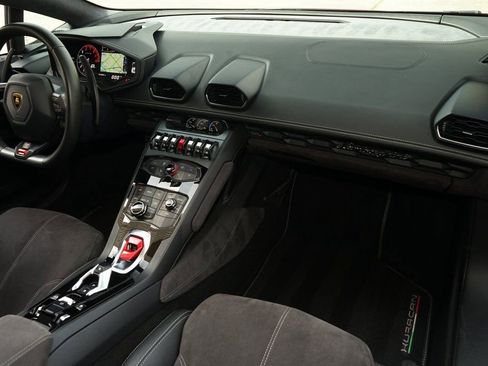 Used 2016 Lamborghini Huracan LP 610-4 AWD/4WD image 11