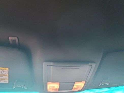 Used 2013 Ford Explorer XLT image 22