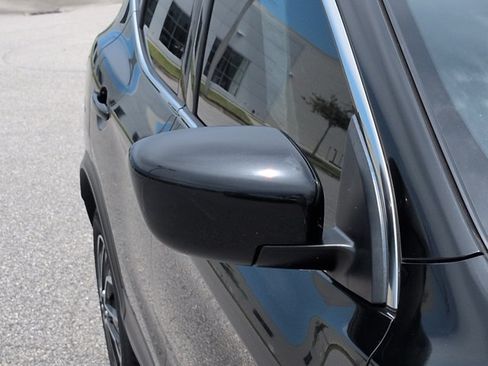 Used 2019 Nissan Rogue Sport S FWD image 13