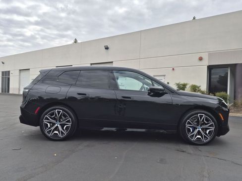 Certified 2024 BMW iX xDrive50 w/ Premium Package AWD/4WD image 4