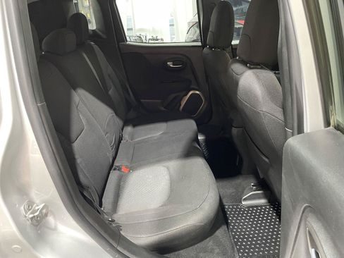 Used 2017 Jeep Renegade Latitude w/ Cold Weather Group AWD/4WD image 24