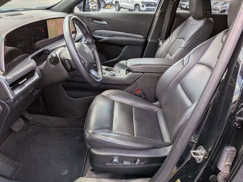 Used 2025 Cadillac XT4 Premium Luxury FWD image 15
