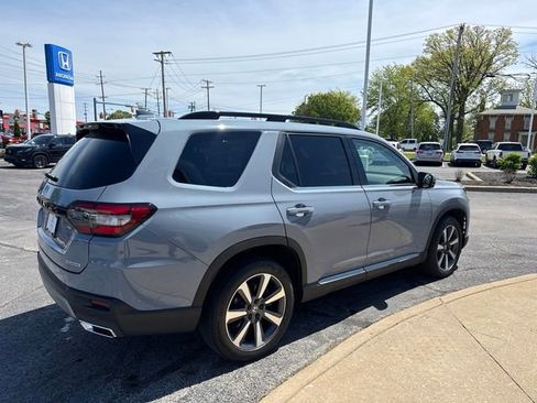 Used 2025 Honda Pilot Touring image 5