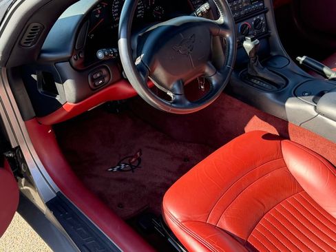 Used 1998 Chevrolet Corvette Coupe w/ Roof Pkg image 13