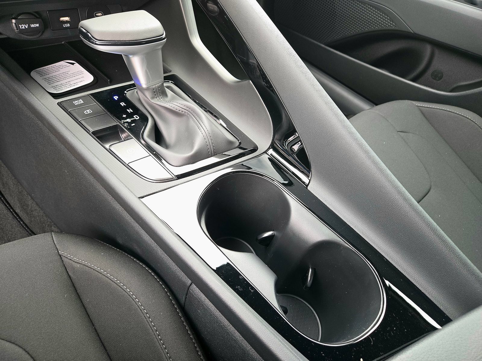 New 2026 Hyundai Elantra SEL FWD image 13