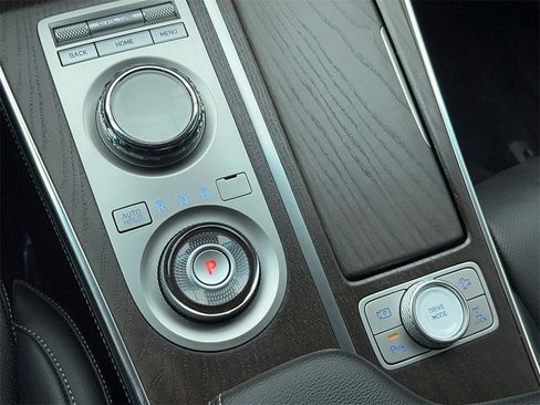 Used 2024 Genesis GV80 3.5T image 32