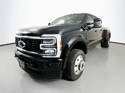 New 2026 Ford F450 Platinum w/ FX4 Off-Road Package image 3