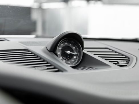 Certified 2024 Porsche 911 Carrera image 23