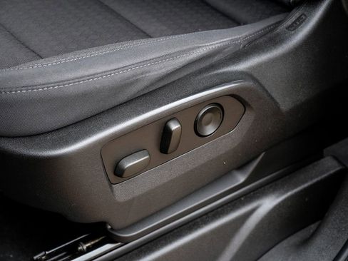 Used 2022 GMC Yukon XL SLE image 32