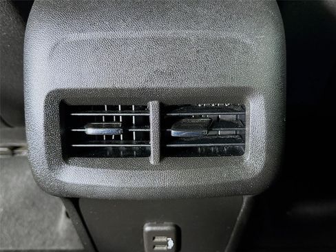 Used 2022 Chevrolet Equinox LT w/ Driver Convenience Package FWD image 24