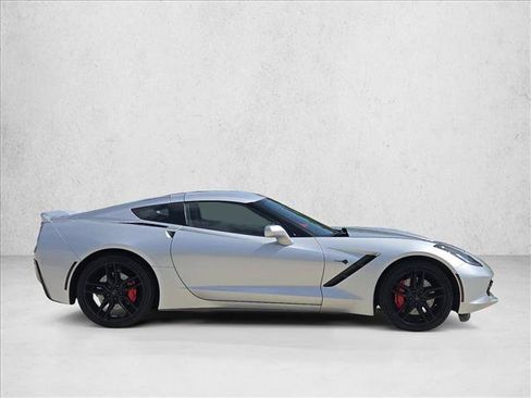 Used 2018 Chevrolet Corvette Stingray Coupe RWD image 4