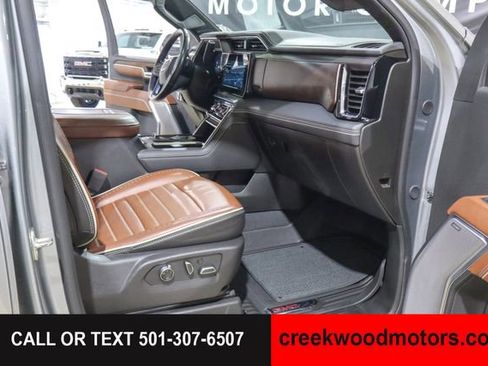 Used 2024 GMC Sierra 3500 Denali Ultimate AWD/4WD image 12