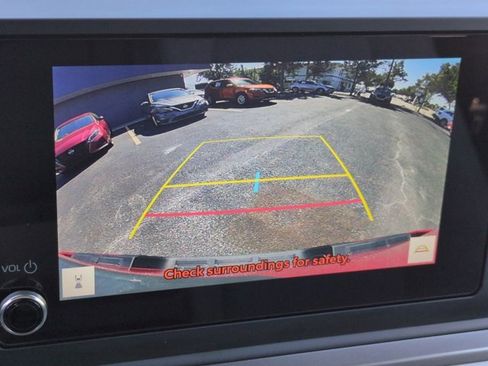 Used 2025 Toyota Tacoma Limited image 20