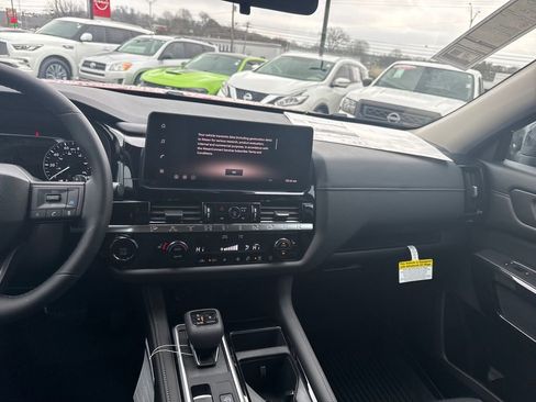 New 2026 Nissan Pathfinder SV AWD/4WD image 18