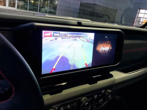 Used 2024 Jeep Wrangler Unlimited Rubicon image 28