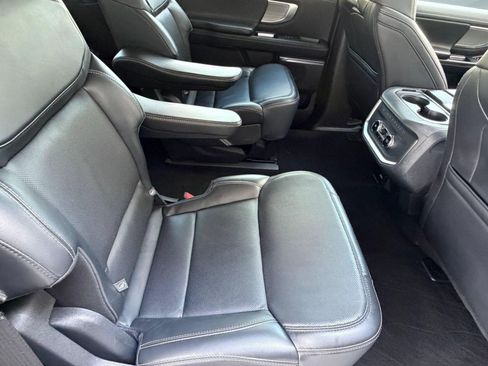 Used 2025 Ford Expedition Platinum AWD/4WD image 35