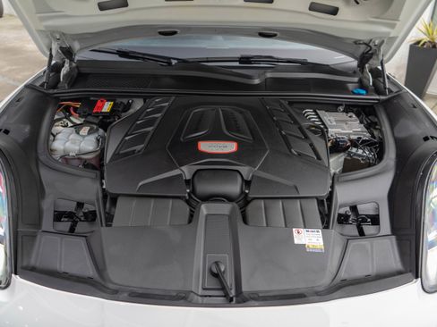 Used 2022 Porsche Cayenne GTS image 35