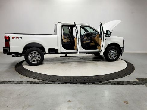 New 2026 Ford F250 Lariat w/ Chrome Package image 16