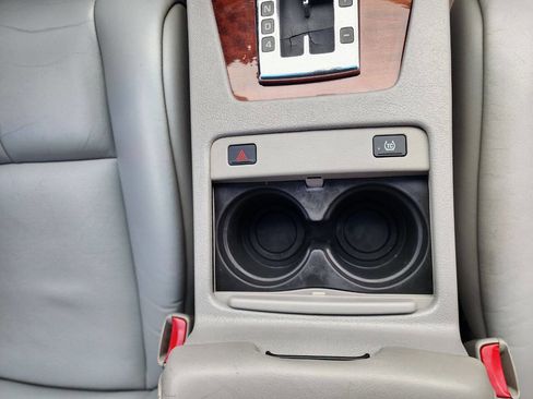 Used 2006 Cadillac STS w/ Preferred Equipment Group image 34