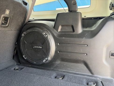 Used 2018 Jeep Wrangler Unlimited Sahara AWD/4WD image 31