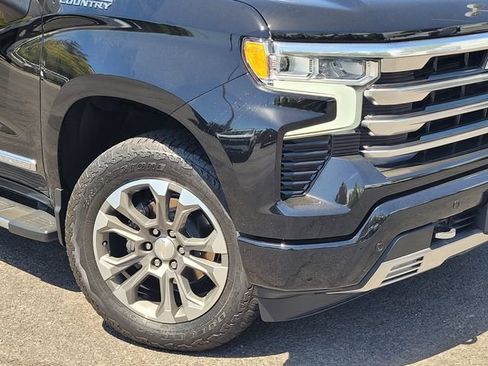 Used 2024 Chevrolet Silverado 1500 High Country AWD/4WD image 11