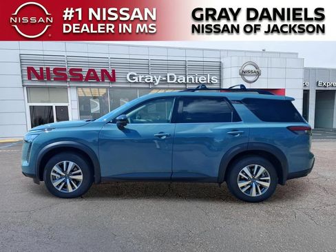 New 2026 Nissan Pathfinder SL w/ Cargo Package FWD image 4