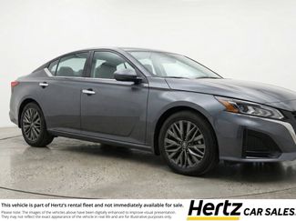 Used 2025 Nissan Altima 2.5 SV video 1