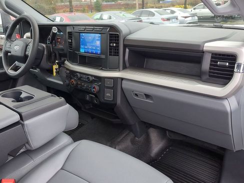 New 2024 Ford F550 4x4 Regular Cab Super Duty image 46