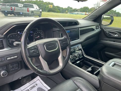 Used 2021 GMC Yukon Denali w/ Denali Ultimate Package RWD image 32