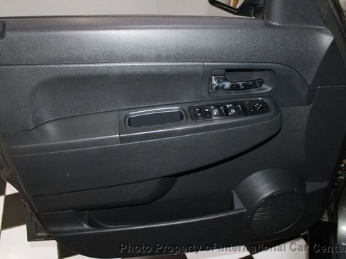 Used 2012 Jeep Liberty Sport image 10