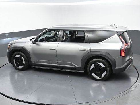 Used 2024 Kia EV9 Light Long Range image 48