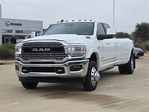 Used 2024 RAM 3500 Limited image 3