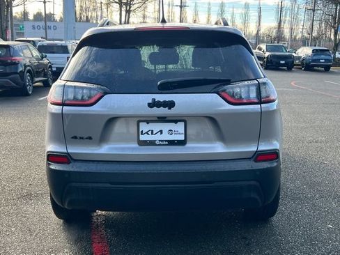 Used 2020 Jeep Cherokee Latitude Plus image 10