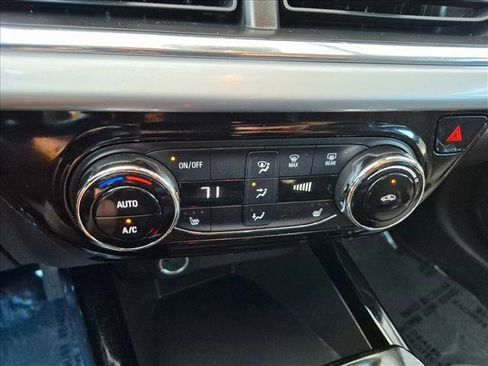 Used 2025 Chevrolet Trax LT w/ Driver Confidence Package FWD image 18