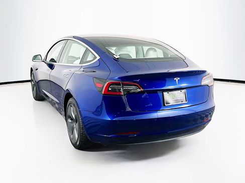 Used 2019 Tesla Model 3 Standard Range Plus image 5