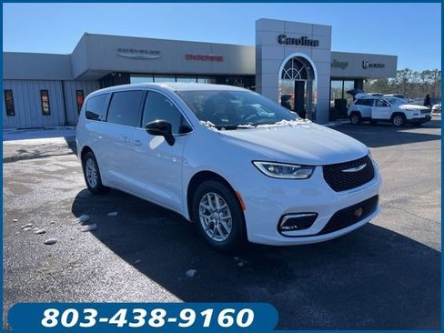 New 2026 Chrysler Pacifica Select image 1