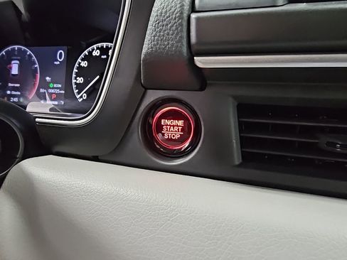 Used 2025 Honda Pilot EX-L image 23