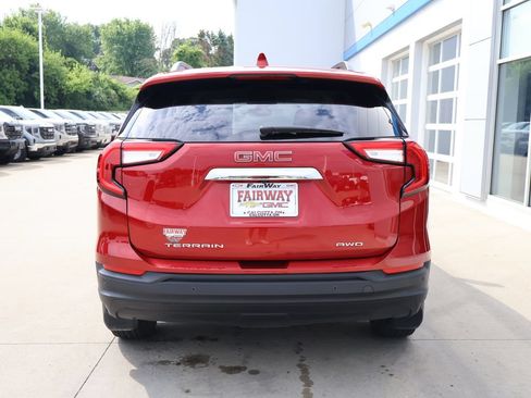 Certified 2023 GMC Terrain SLE w/ Driver Convenience Package AWD/4WD image 9