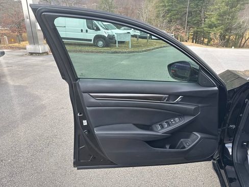 Used 2021 Honda Accord Sport image 11