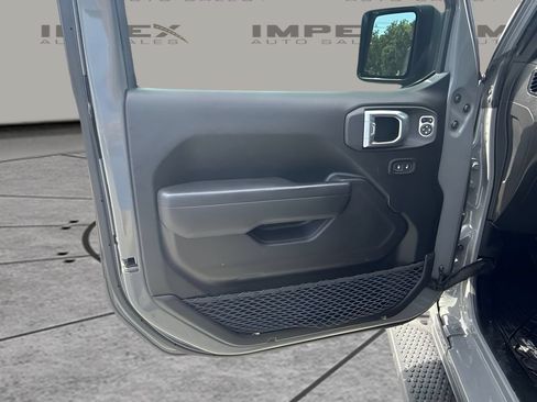 Used 2022 Jeep Wrangler Unlimited Sport AWD/4WD image 17