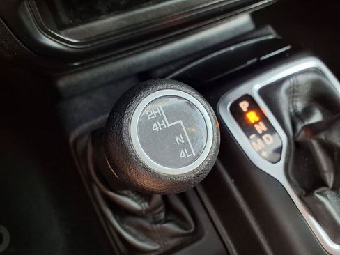Used 2021 Jeep Wrangler Sport AWD/4WD image 10
