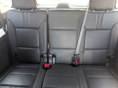 Used 2023 Chevrolet Suburban RST w/ Luxury Package image 28