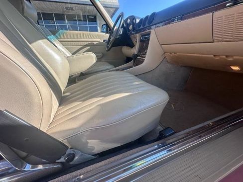 Used 1988 Mercedes-Benz 560 SL image 4